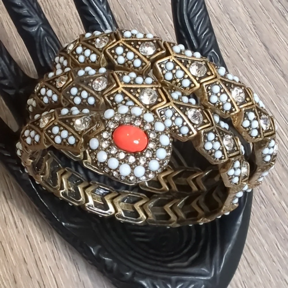 Vintage Gold and White Wrap Bracelet - Picture 5 of 11